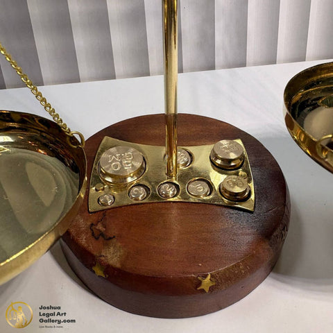 Gold Star Round Base Justice Scale