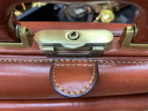 Brown Leather briefcase (Handheld)